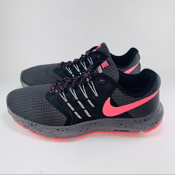 nike swift se black red